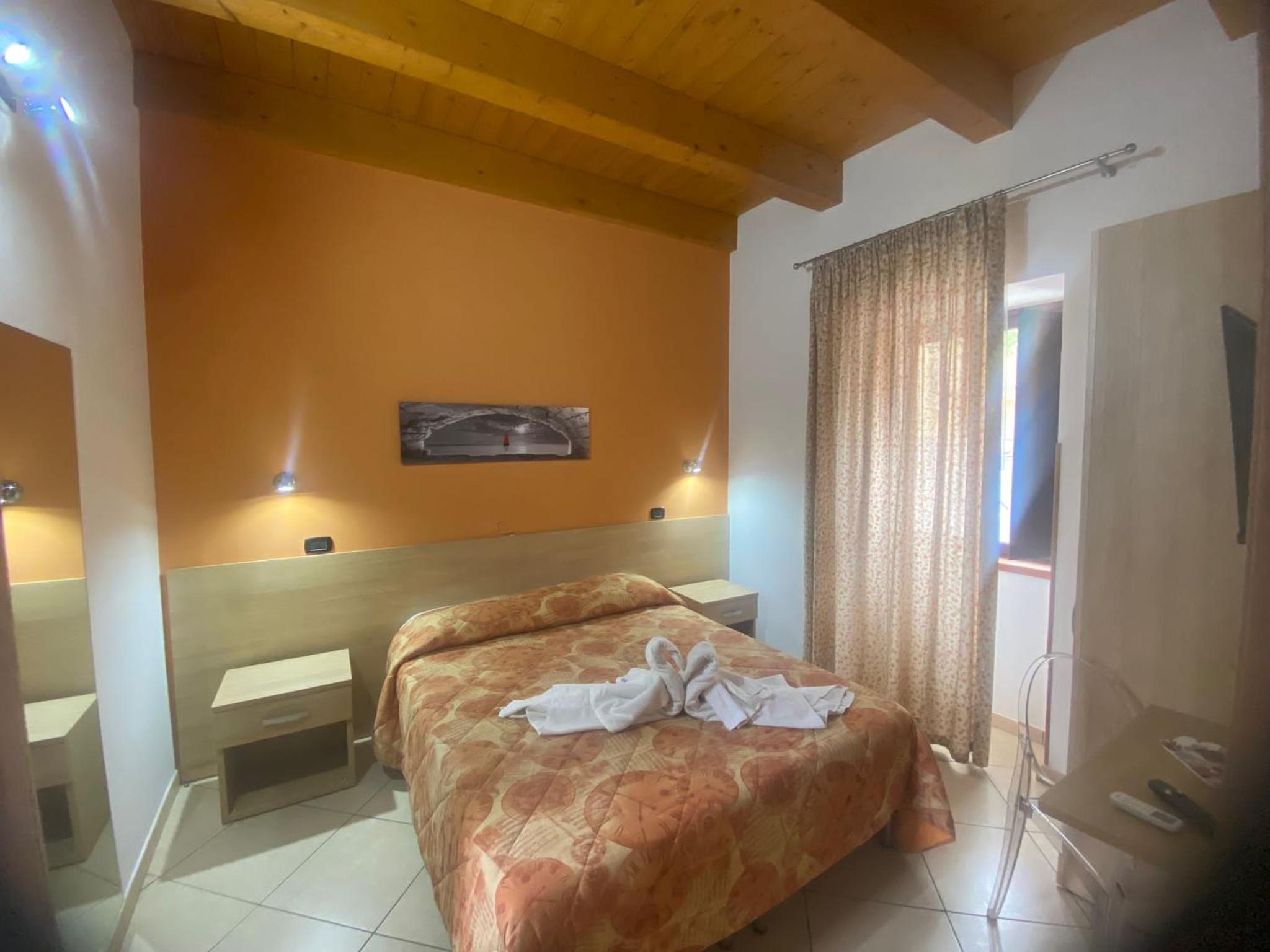 MANDANICI :Borgo Marsalini photo 4