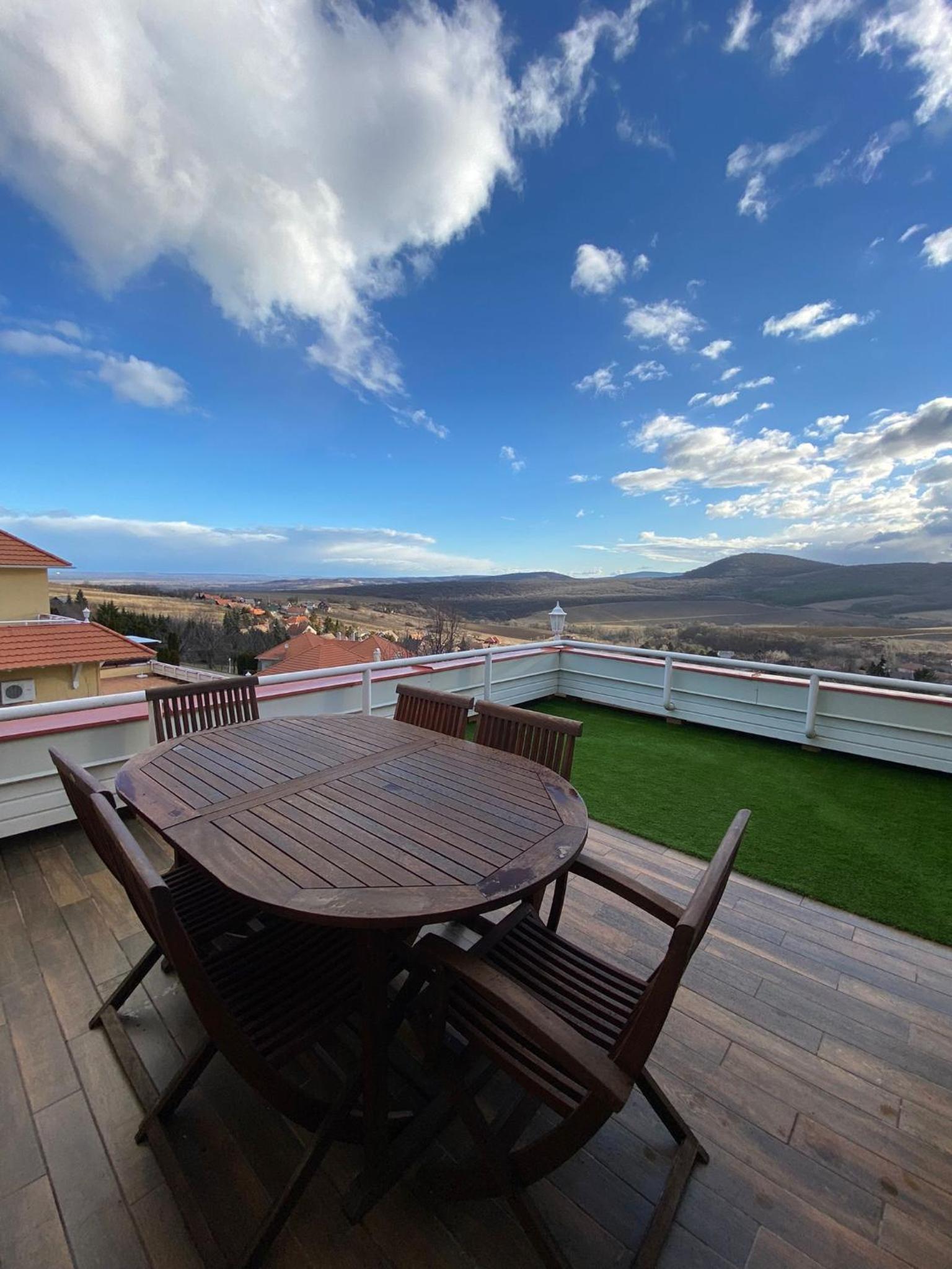 Hillside Apartman