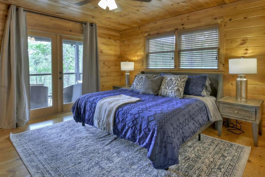Dog Friendly Cabin Lake & Mountain Views Hot Tub view 3