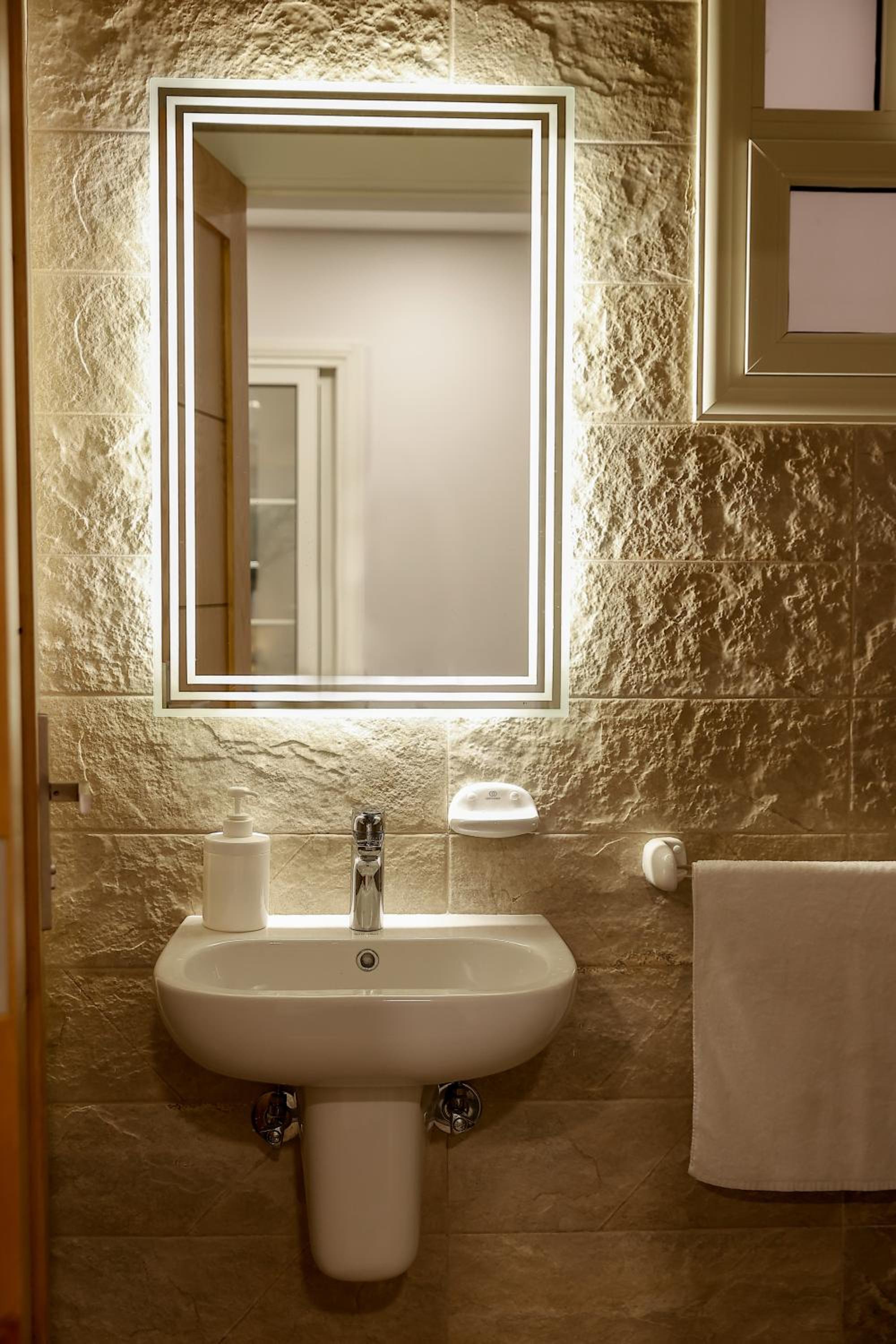 M Residence New Cairo - Families only