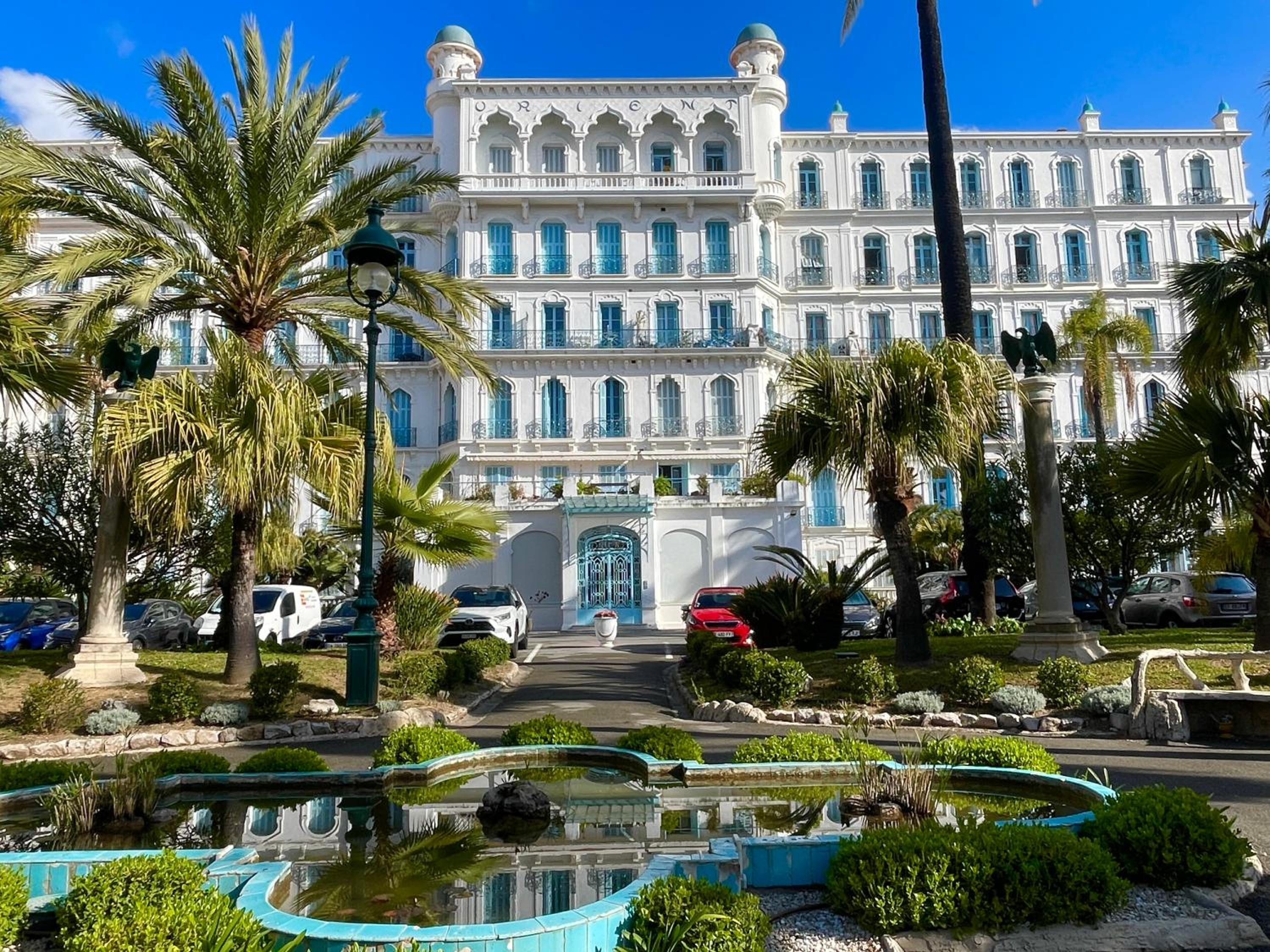 L'Orient Palace Apartments