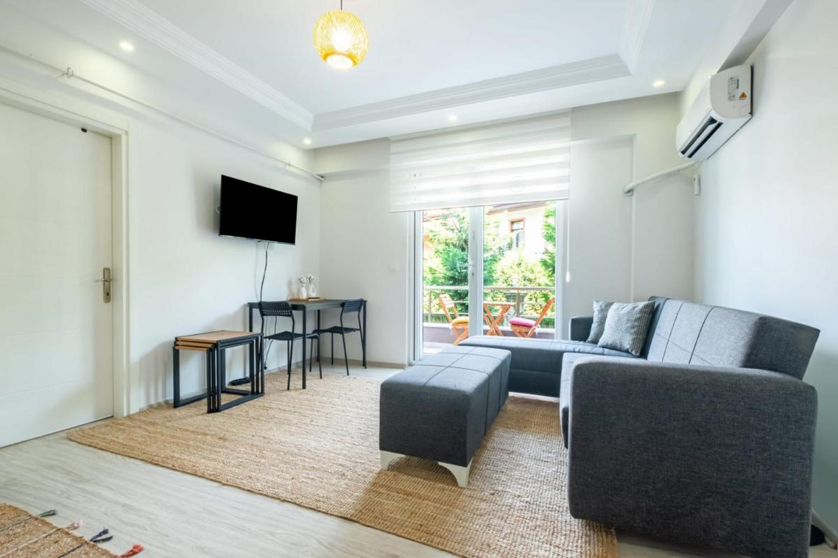 Hotel Charming Flat with Balcony in Sapanca Sakarya - Image 1