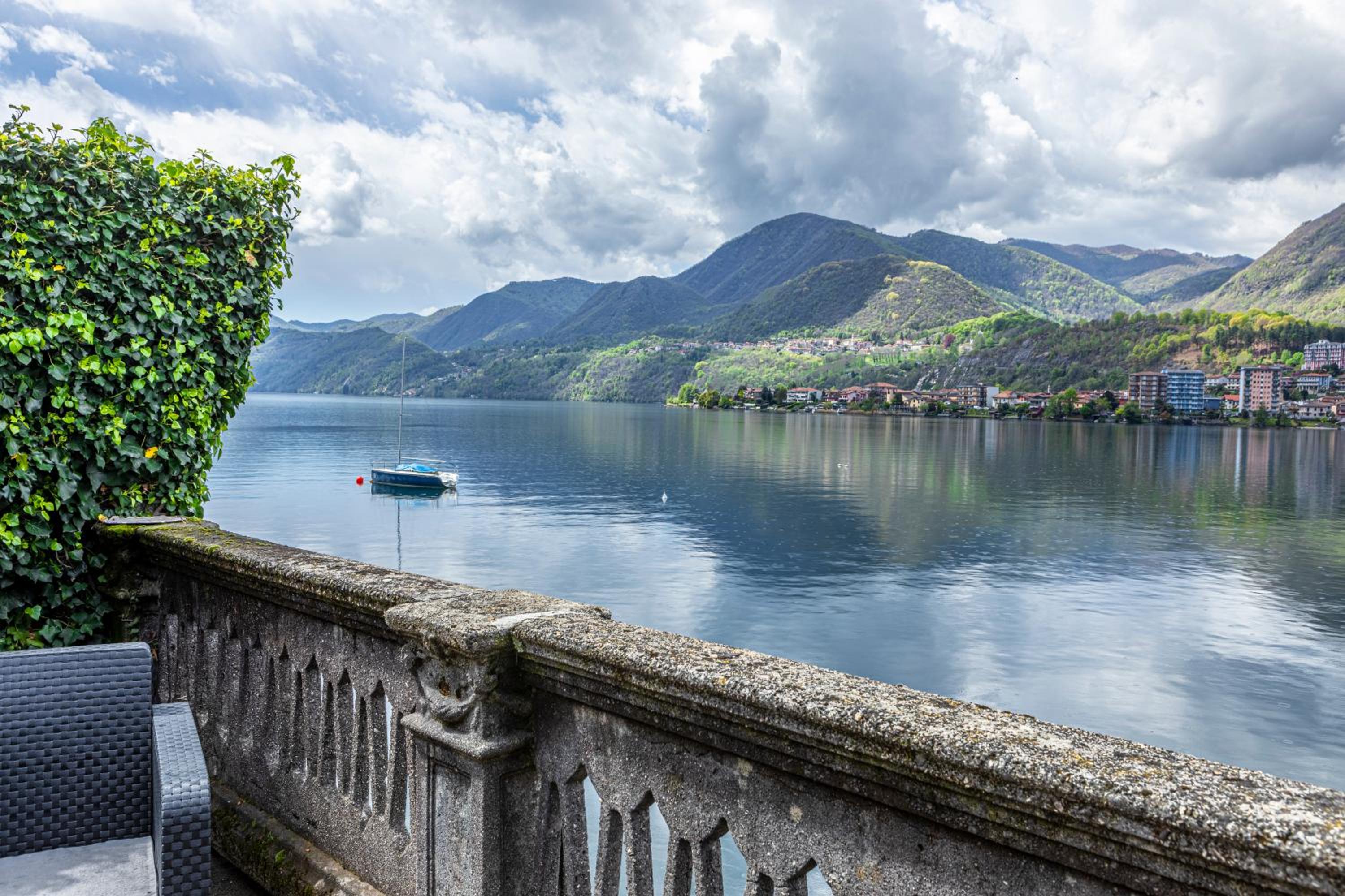 Exclusive-LakeView Bella Vista Orta G&G view 4