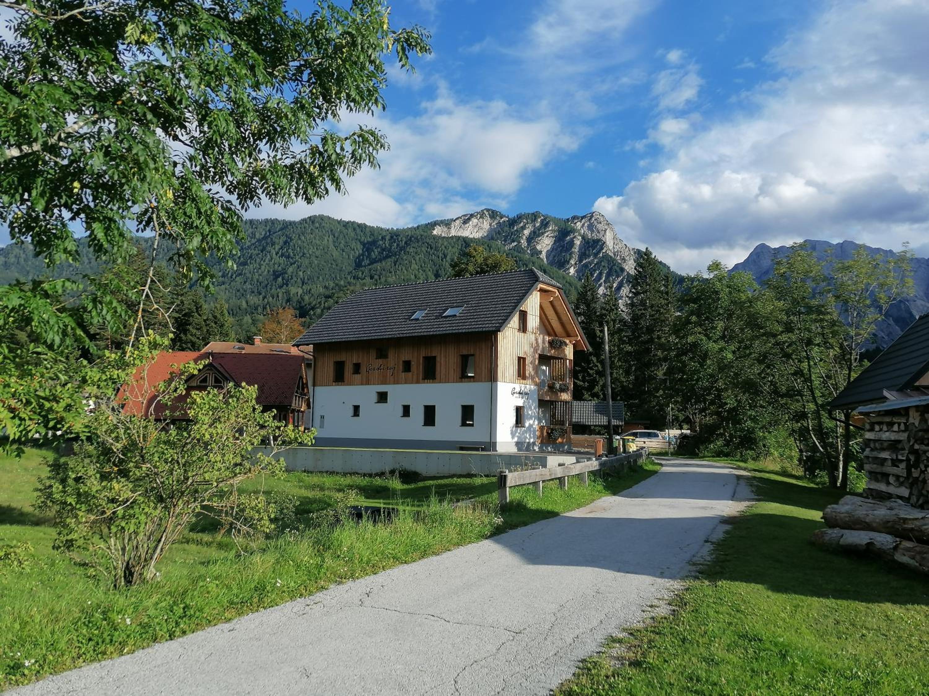 Apartments Gorski raj view 2