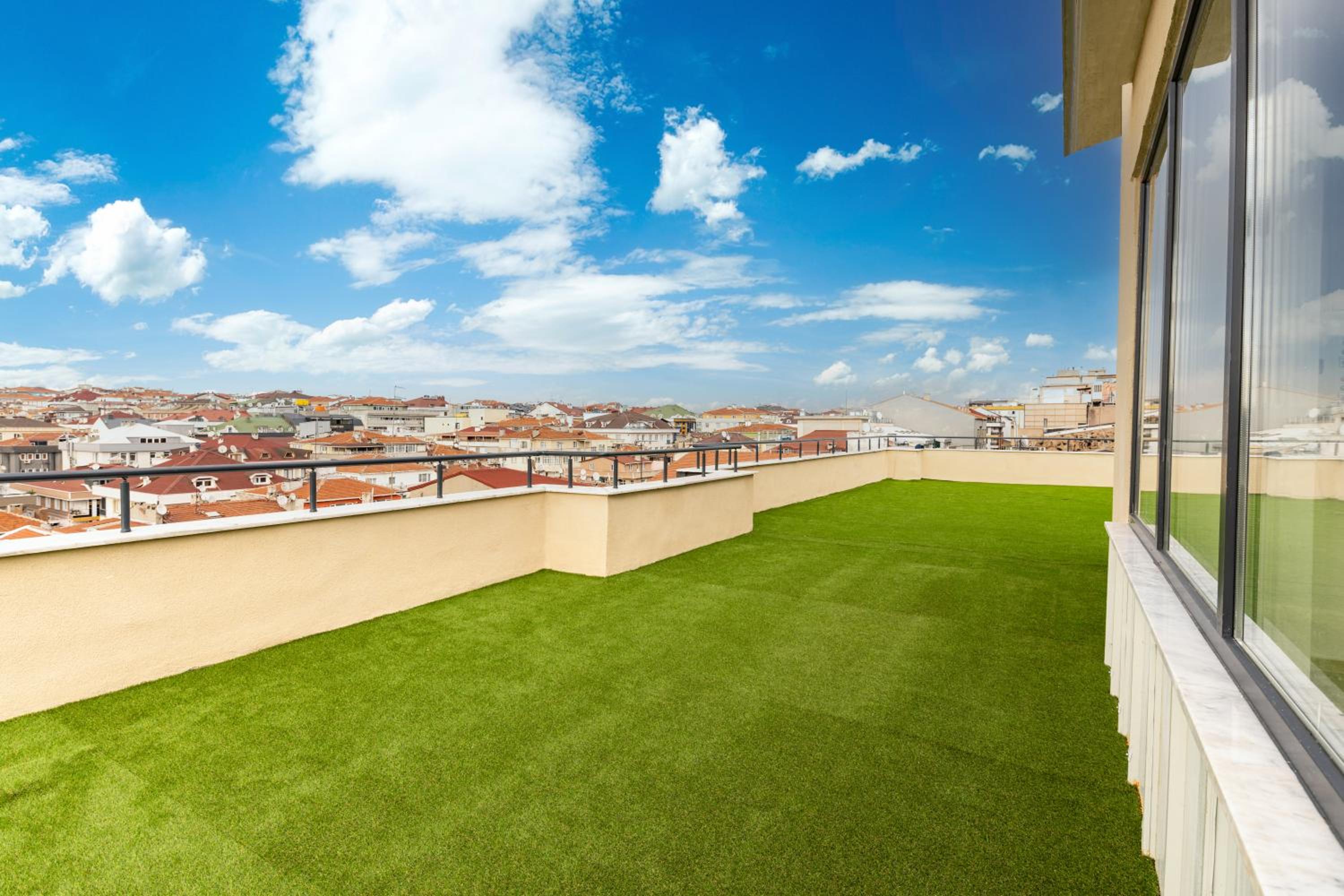 BayMari Suites Şehir Hayatı - Image 10