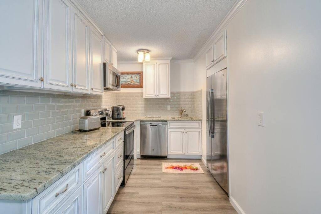 Beach Lovin/ 1 BR, handicap access, pets ok view 5