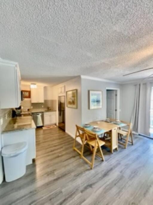 Beach Lovin/ 1 BR, handicap access, pets ok view 4