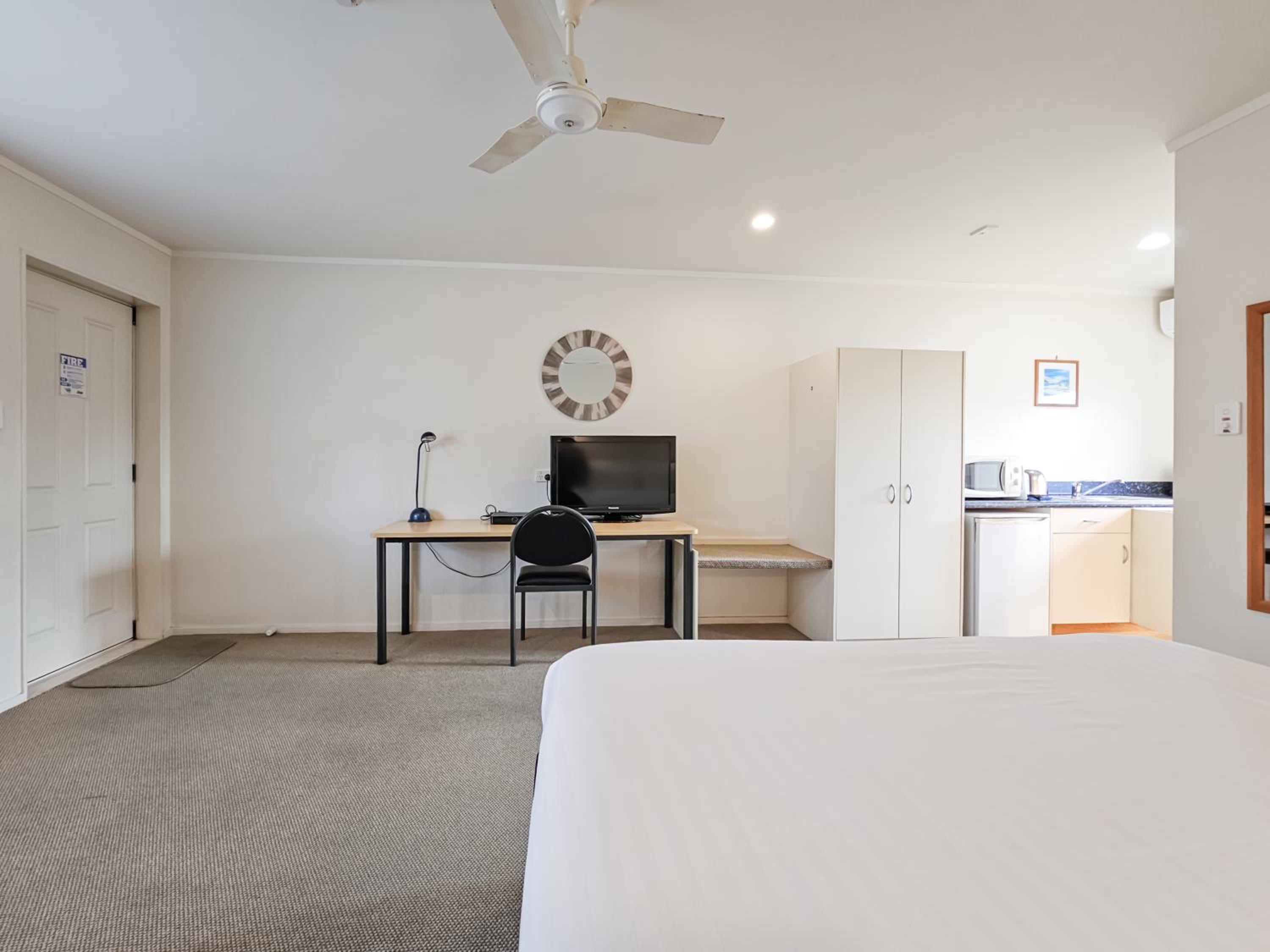 Captain Cook Motor Lodge view 3
