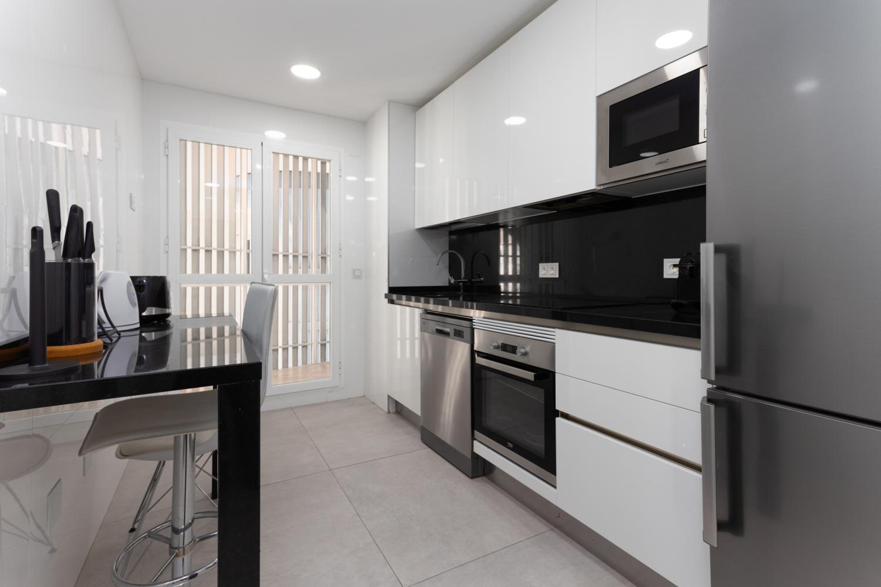 8A MTR - Marbella Temporary Rent Two Bedrooms Apartment Av del Mar view 5