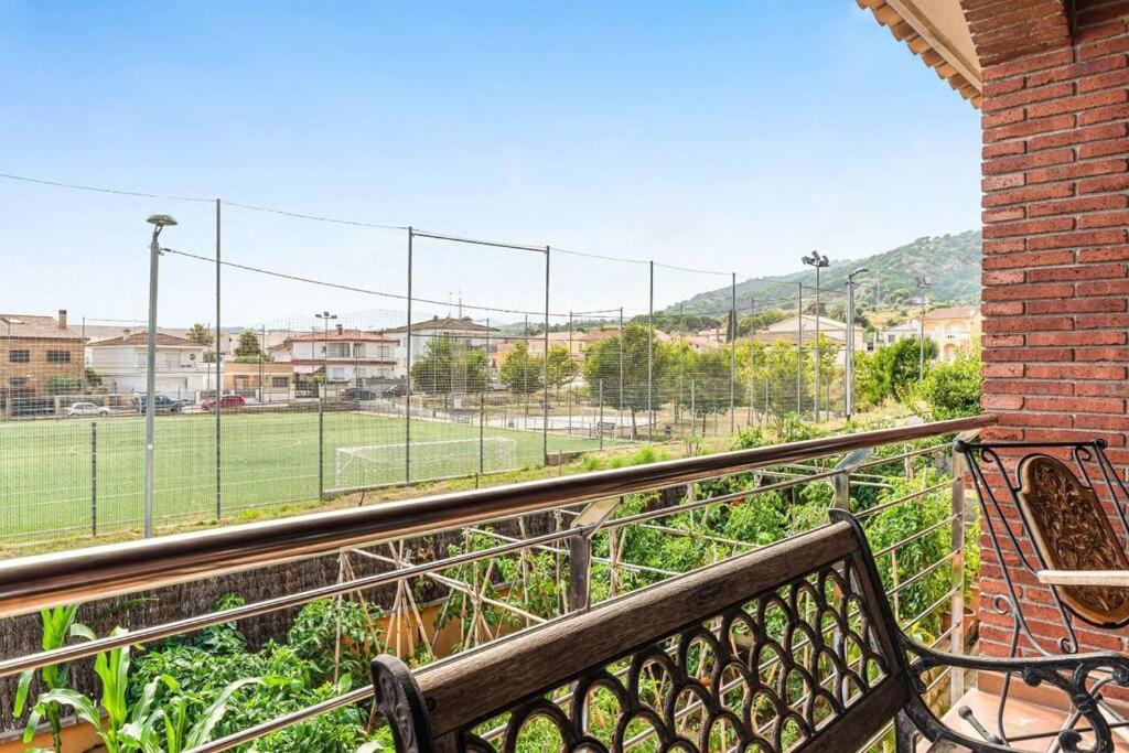 Casa rustica con piscina y jardin