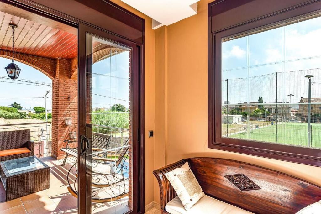 Casa rustica con piscina y jardin