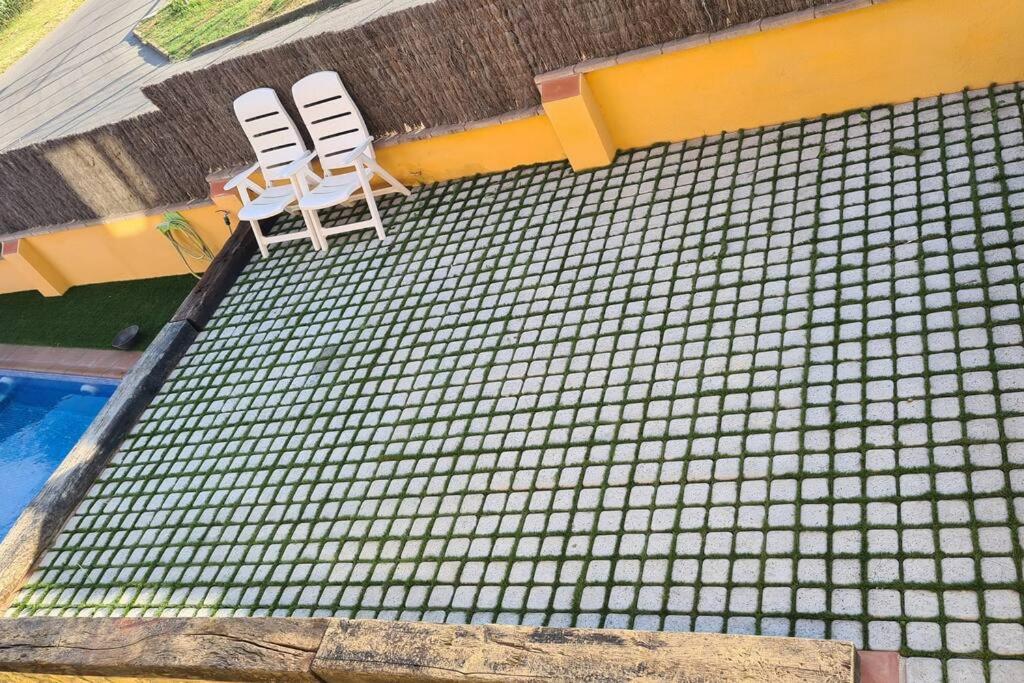 Casa rustica con piscina y jardin