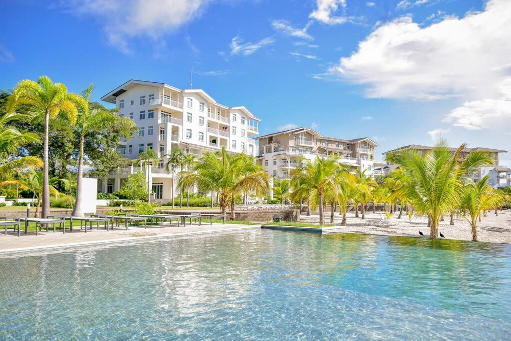 Bristol Lake House - Private Pool - King Beds - Next to El Faro Beach Club