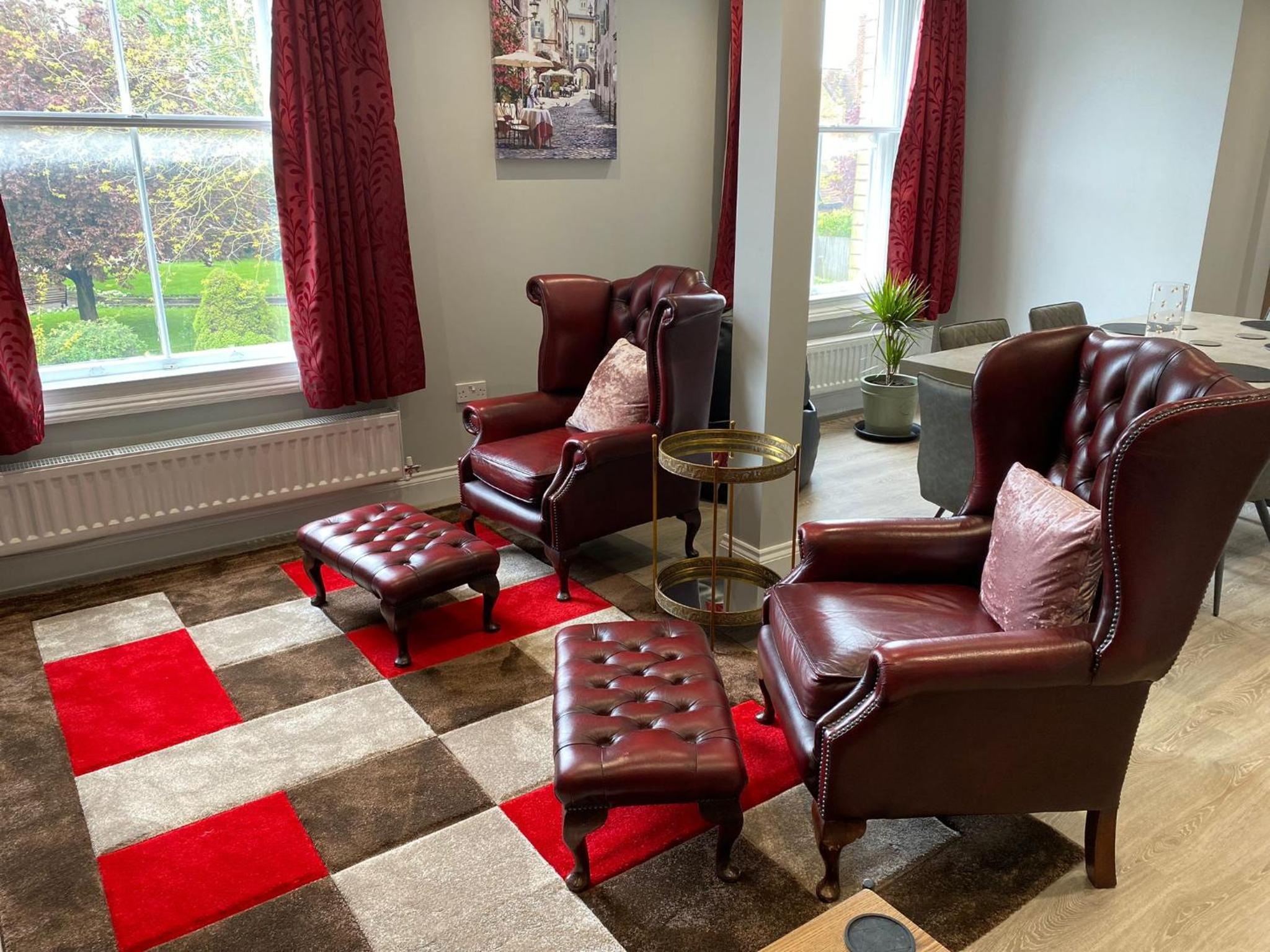 Clarendon Luxury Apartment