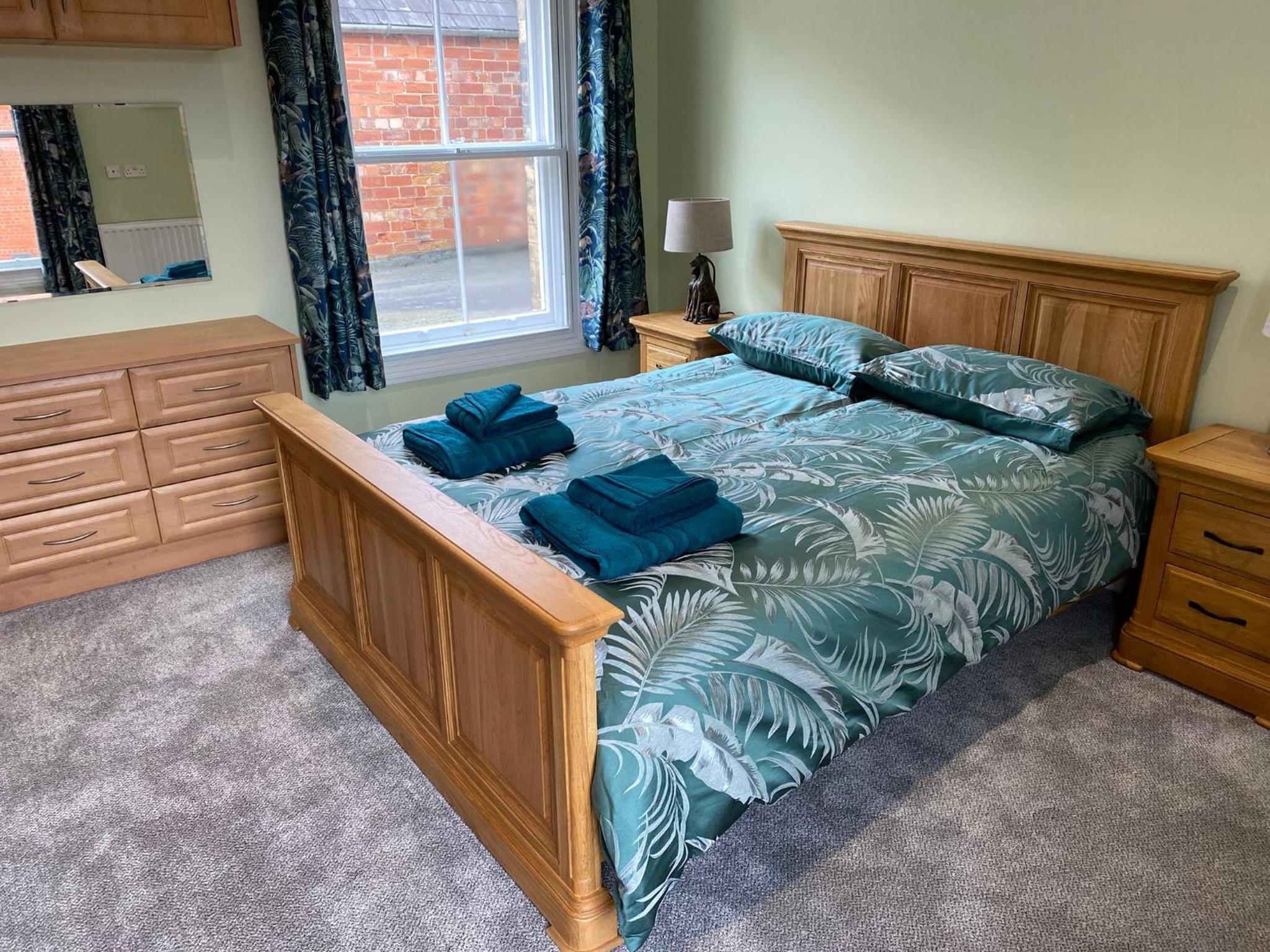 Clarendon Luxury Apartment