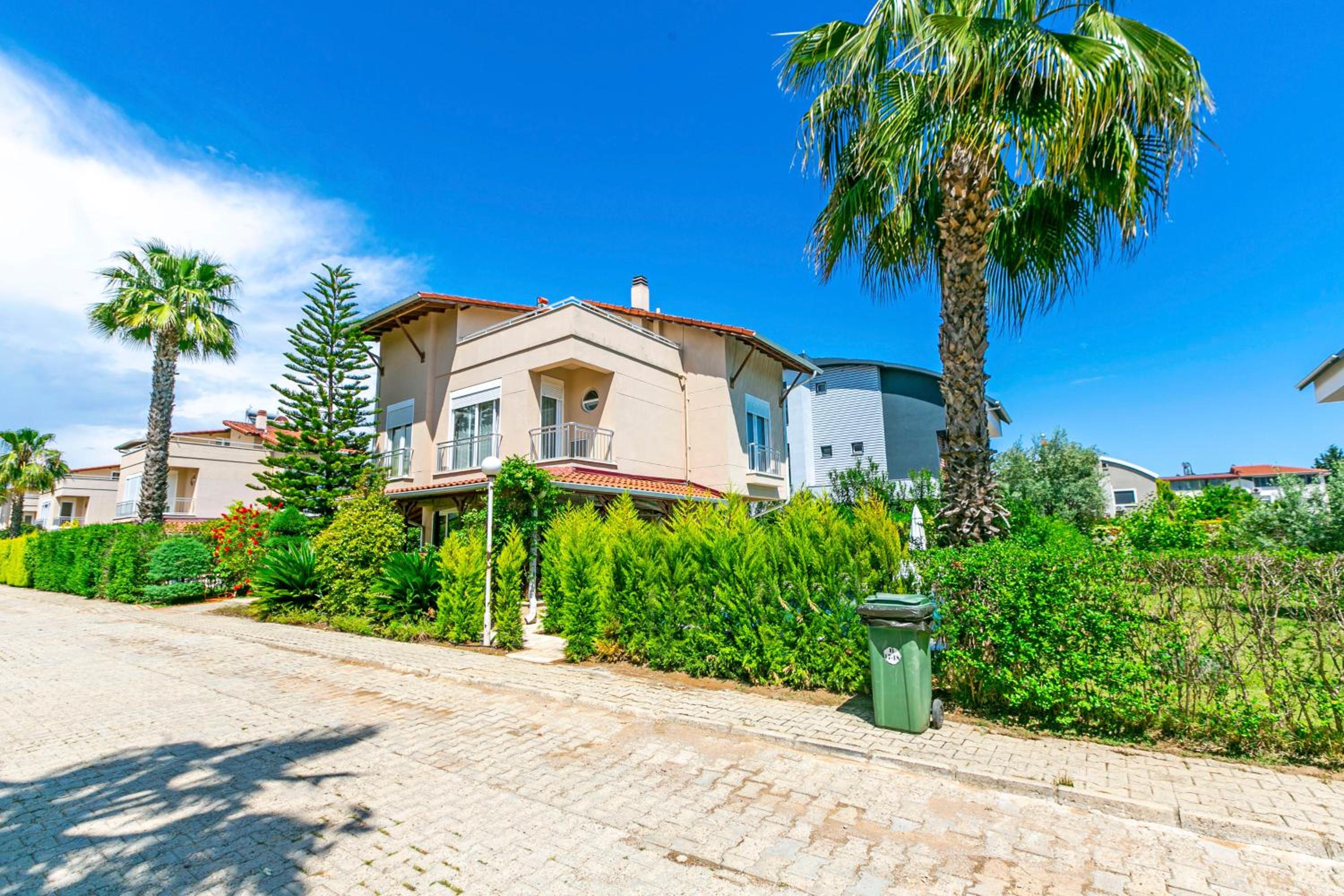 Hotel Paradise Town Villa Camilla - Image 1