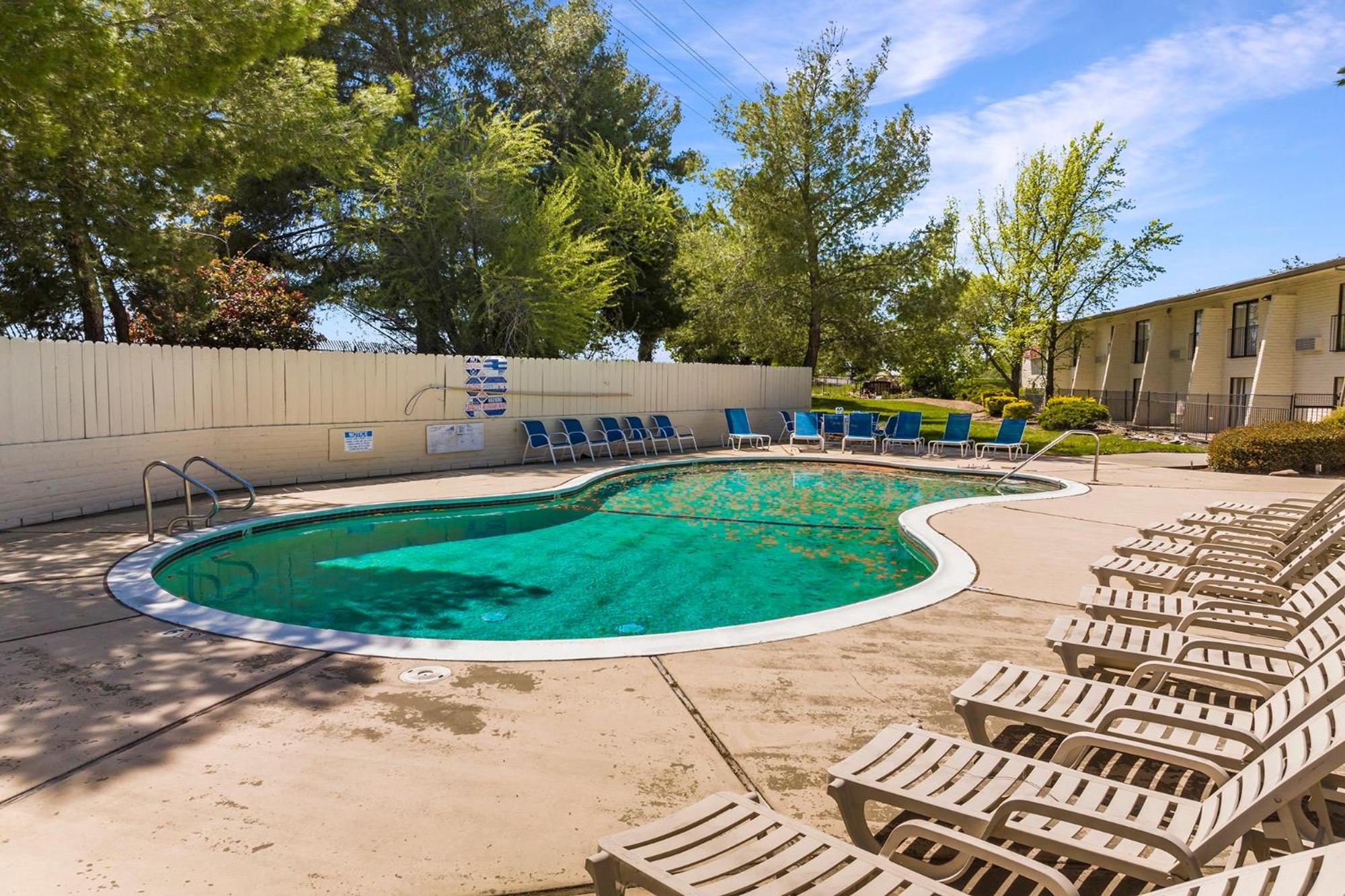 Sacramento Vacations - Heritage Inn Express Roseville - Property Image 4
