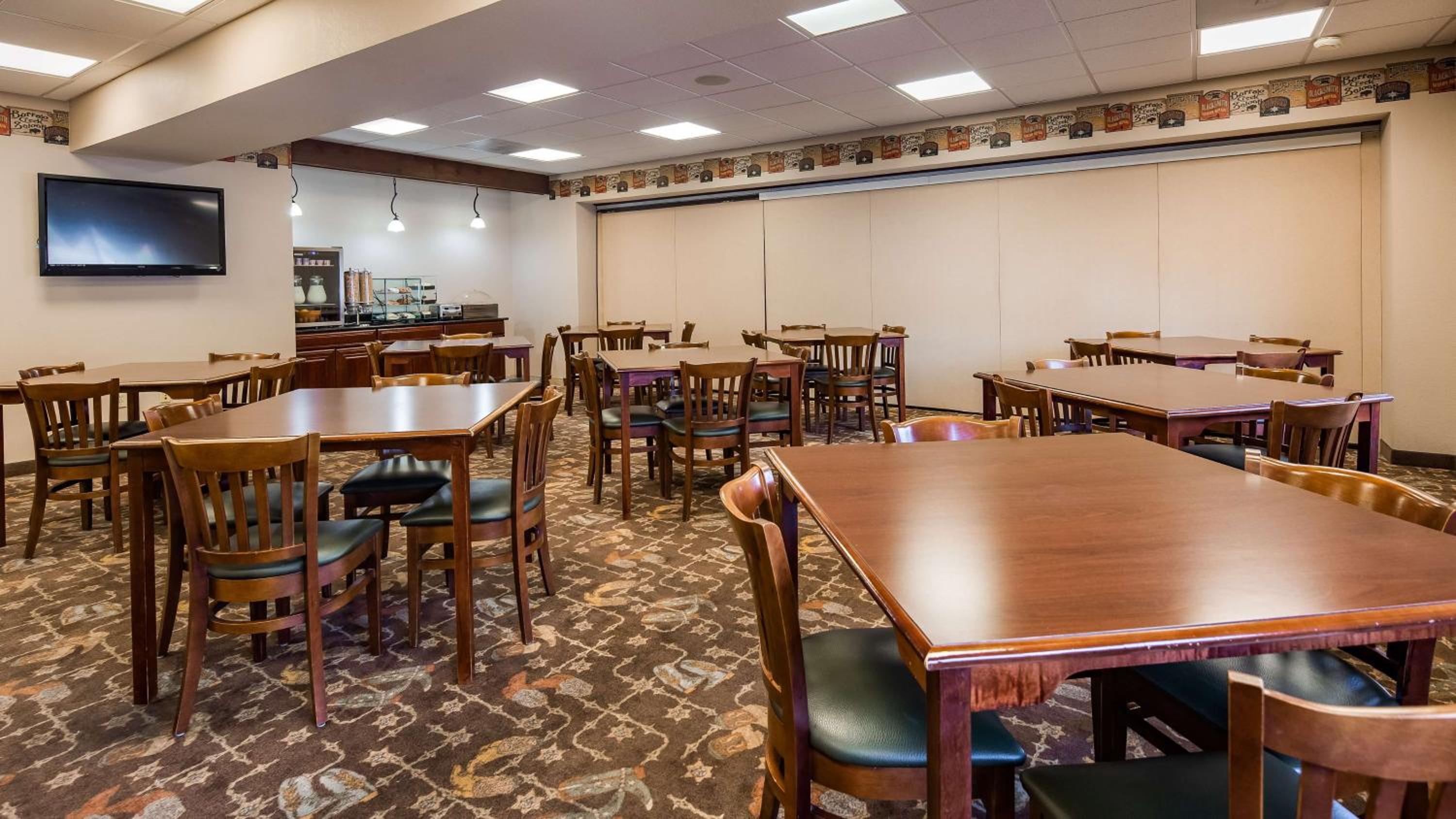 Dodge City Vacations - Best Western Plus Country Inn  Suites - Property Image 21