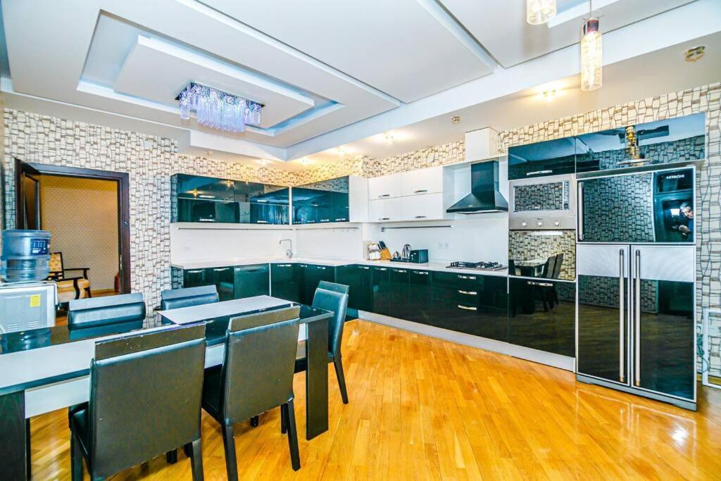 Baku Apartment K14
