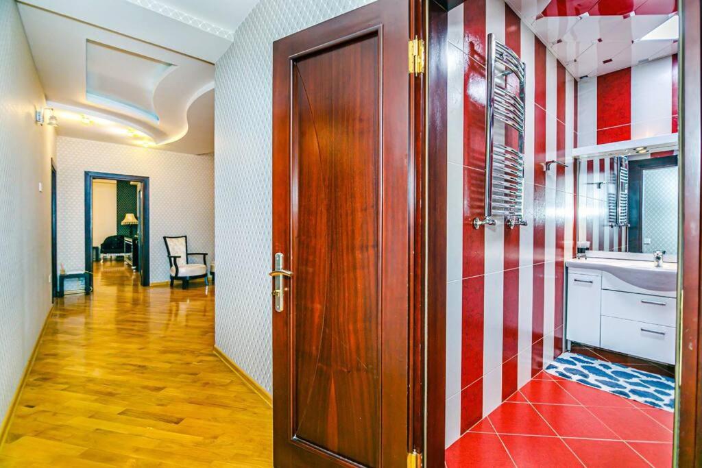 Baku Apartment K14