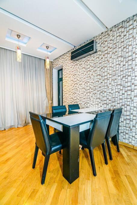 Baku Apartment K14