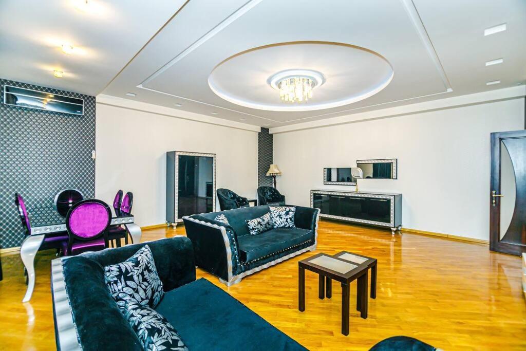 Baku Apartment K14