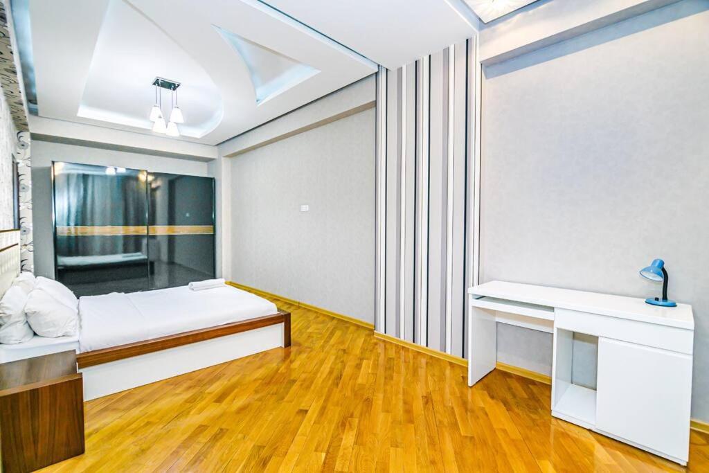 Baku Apartment K14