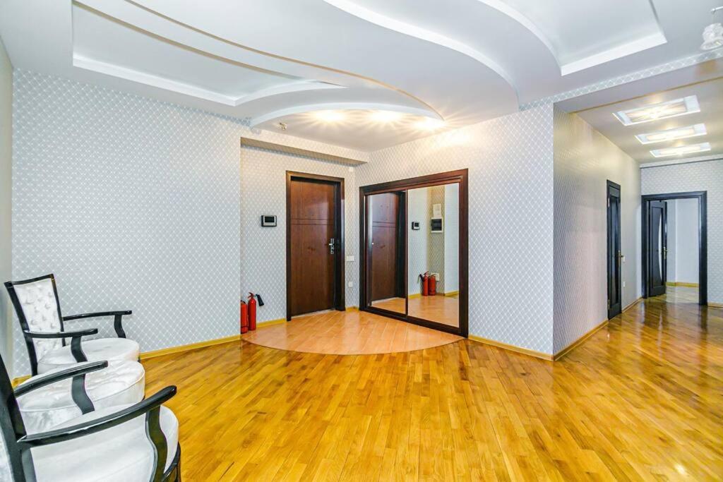 Baku Apartment K14