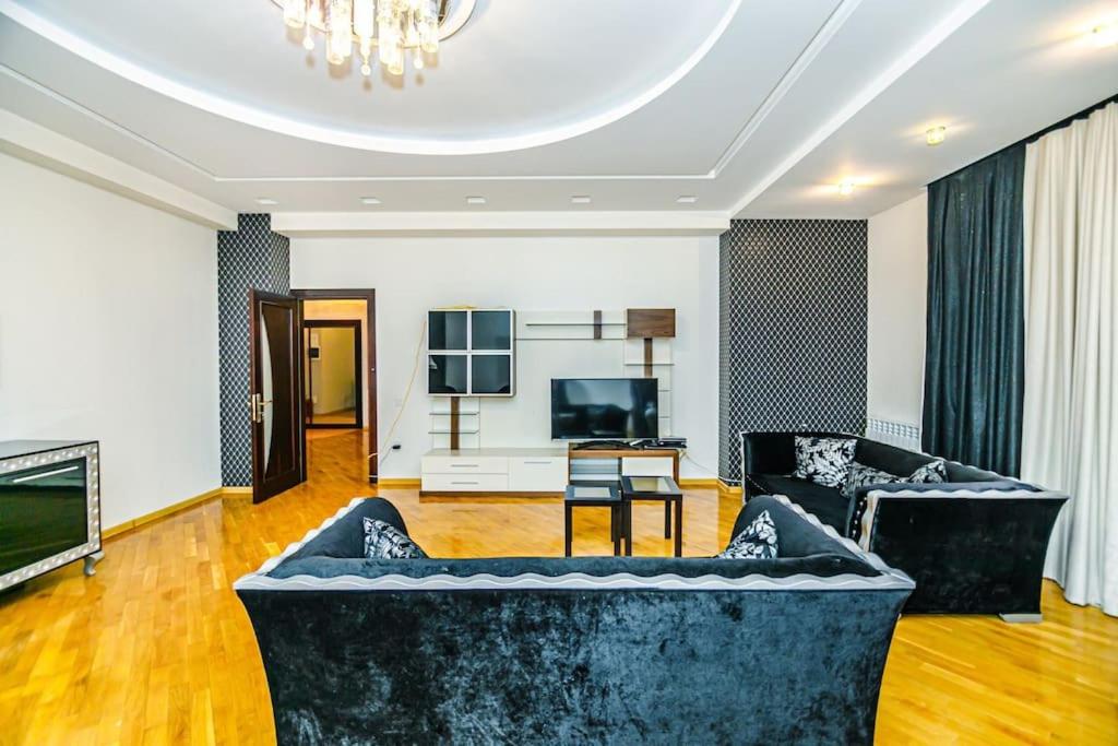Baku Apartment K14