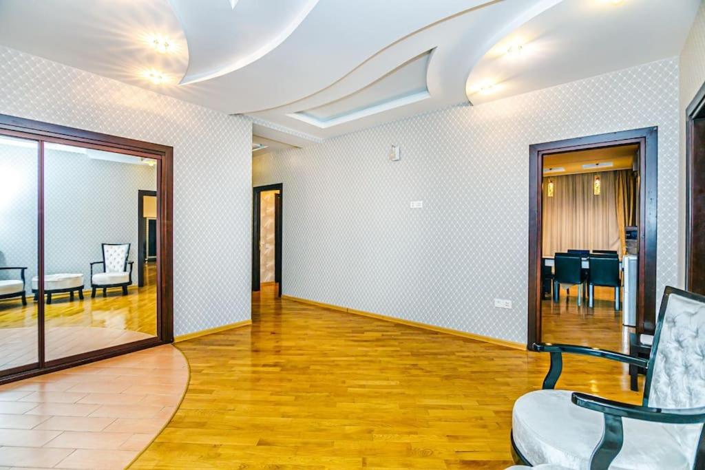 Baku Apartment K14
