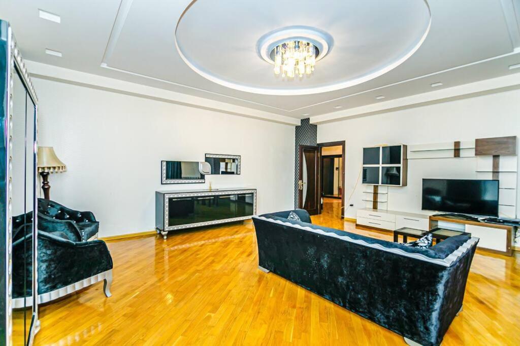 Baku Apartment K14