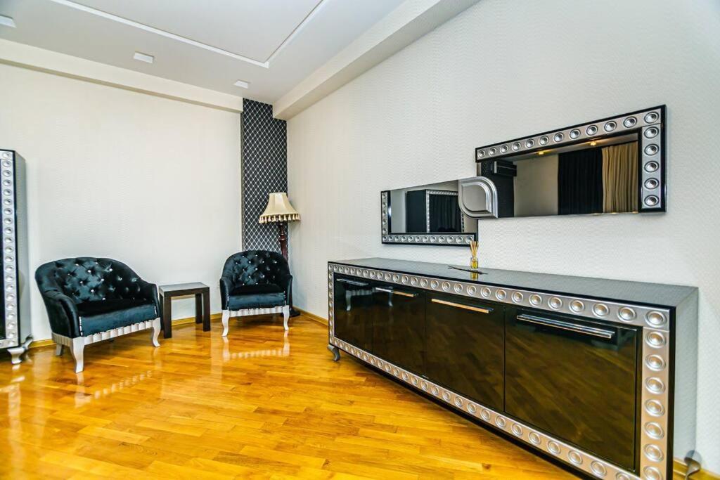 Baku Apartment K14