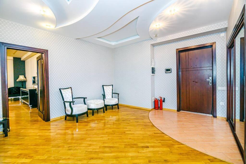 Baku Apartment K14