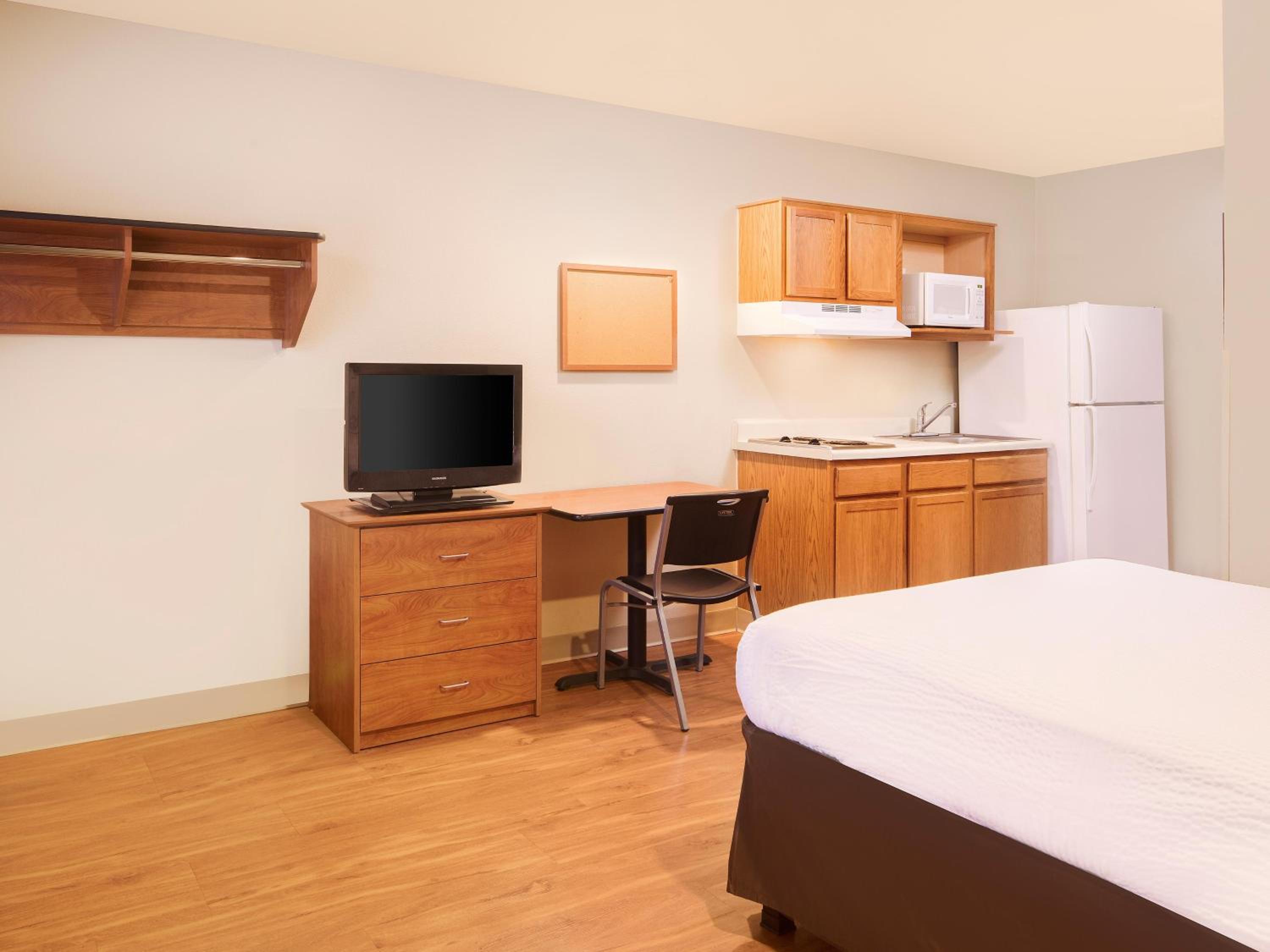 Fayetteville Vacations - Extended Stay America Select Suites - Fayetteville - Fort Bragg - Property Image 21
