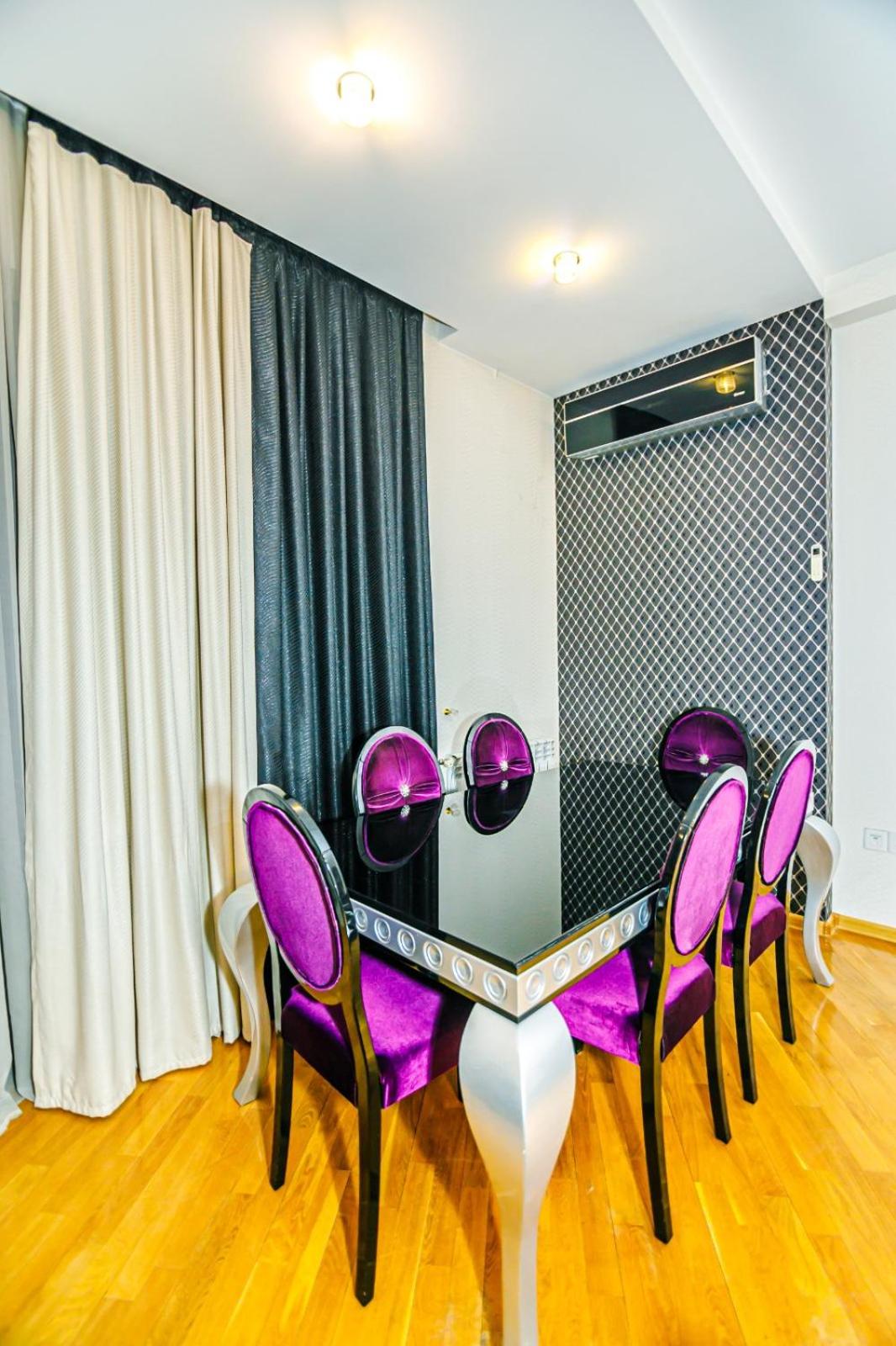 Baku Apartment K14