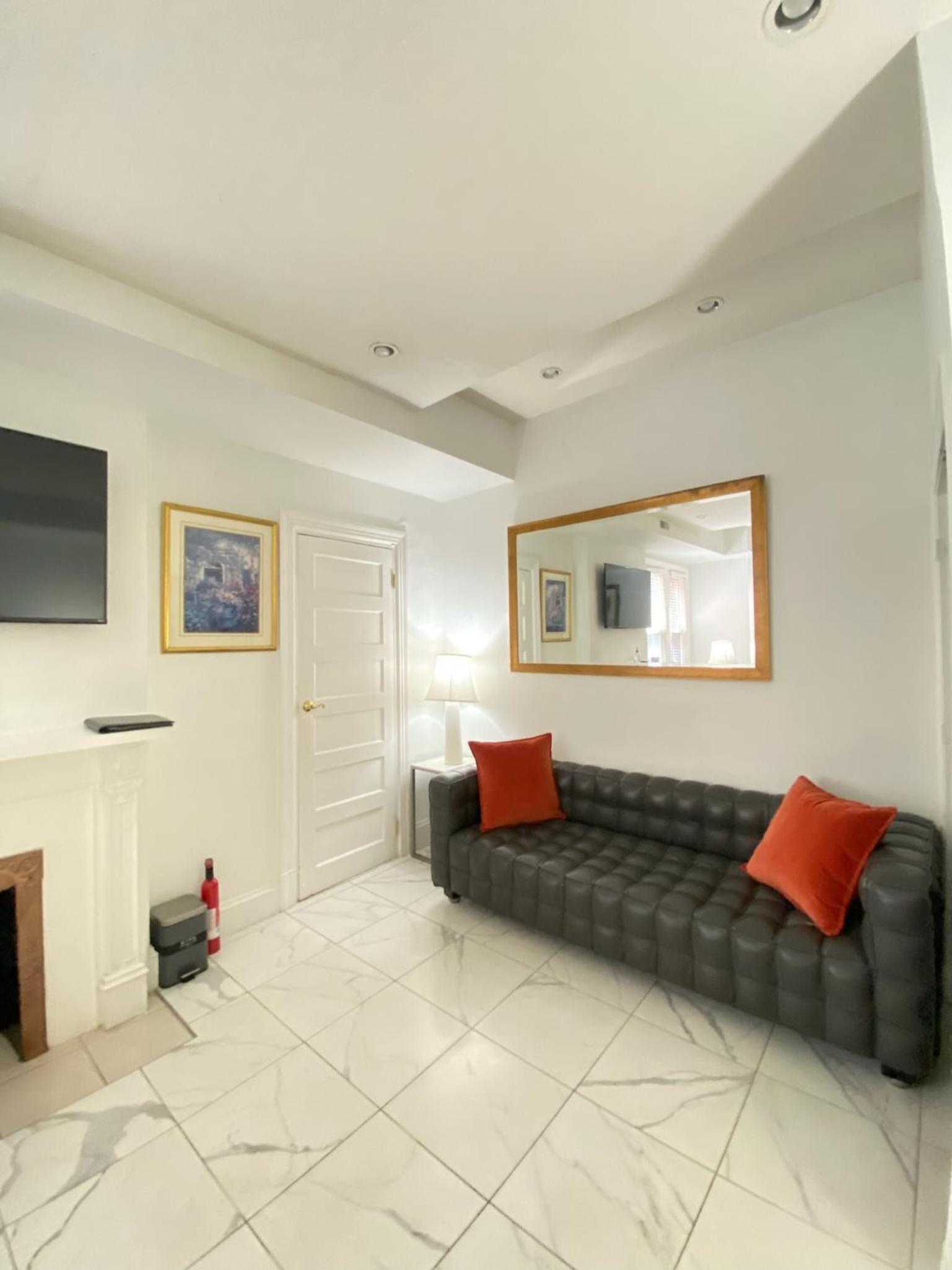 Large DUPLEX Apt 2Bdrm 1Den-Metro, photo 20