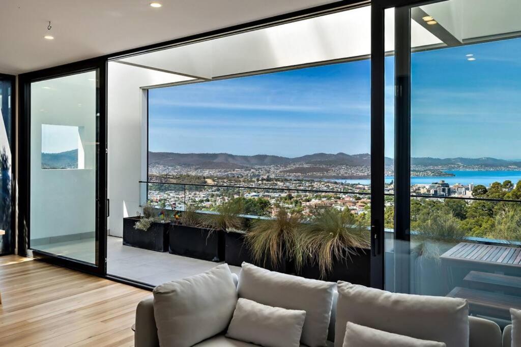 Stunning home with Breathtaking Views