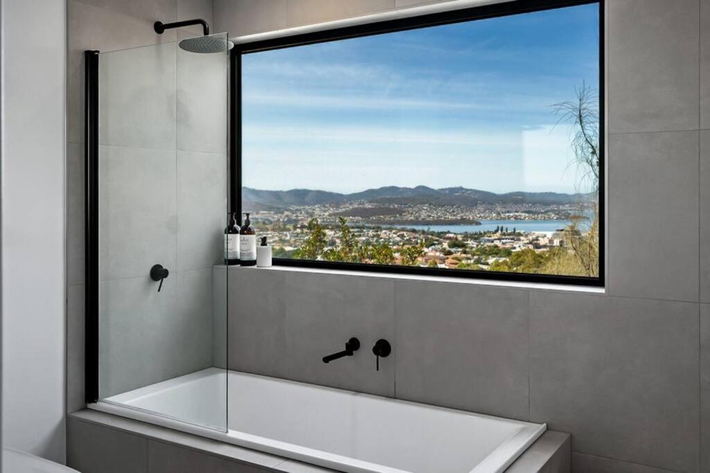Stunning home with Breathtaking Views