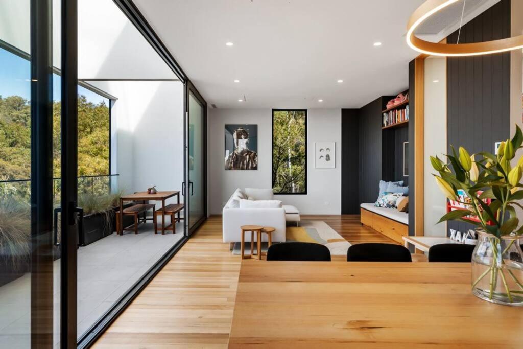 Stunning home with Breathtaking Views