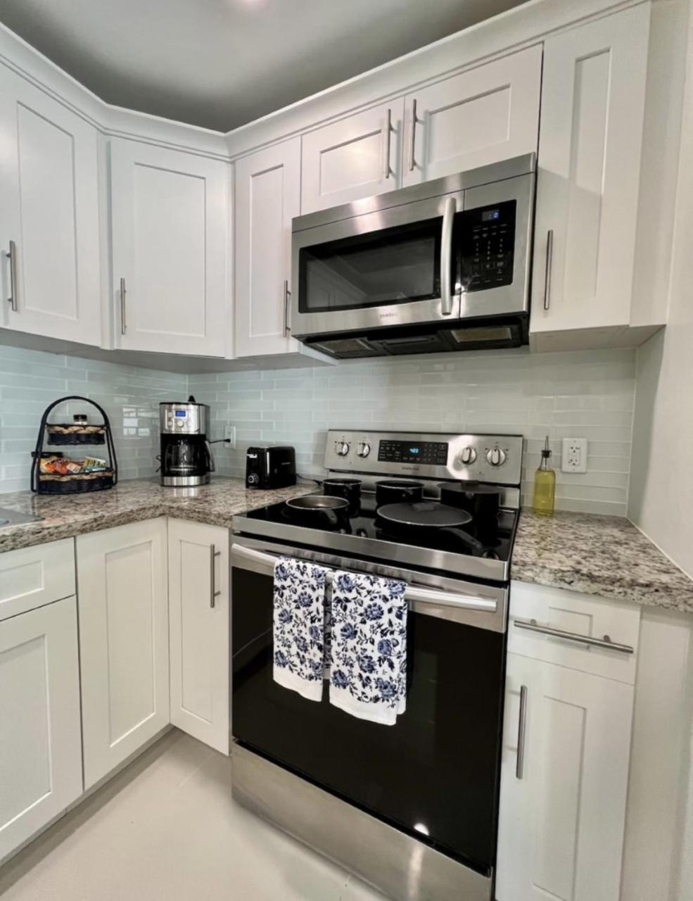 Modern Townhouse with terrace! view 4