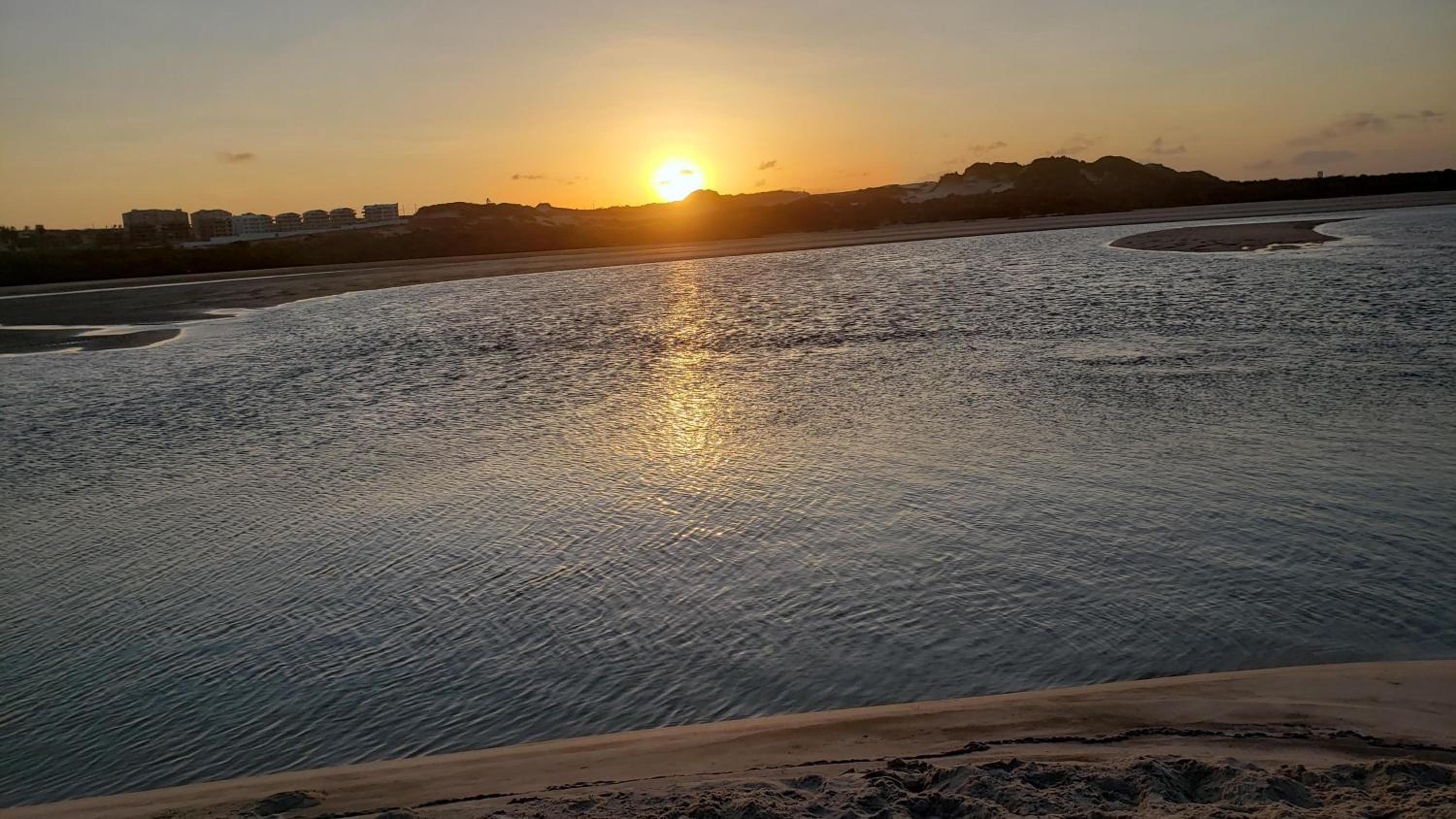 Paraíso das Dunas - Apartamento à beira mar com jacuzzi - Próximo ao Beach Park