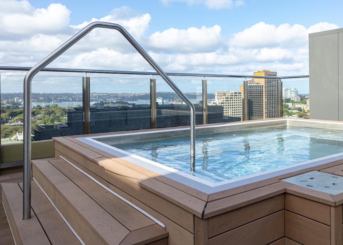 Apartment on Top of the Park