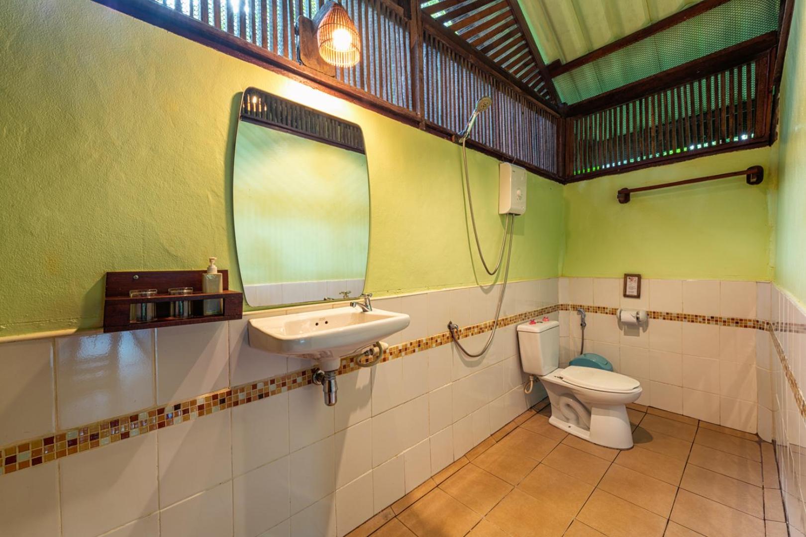 Khao Sok Riverside Cottages