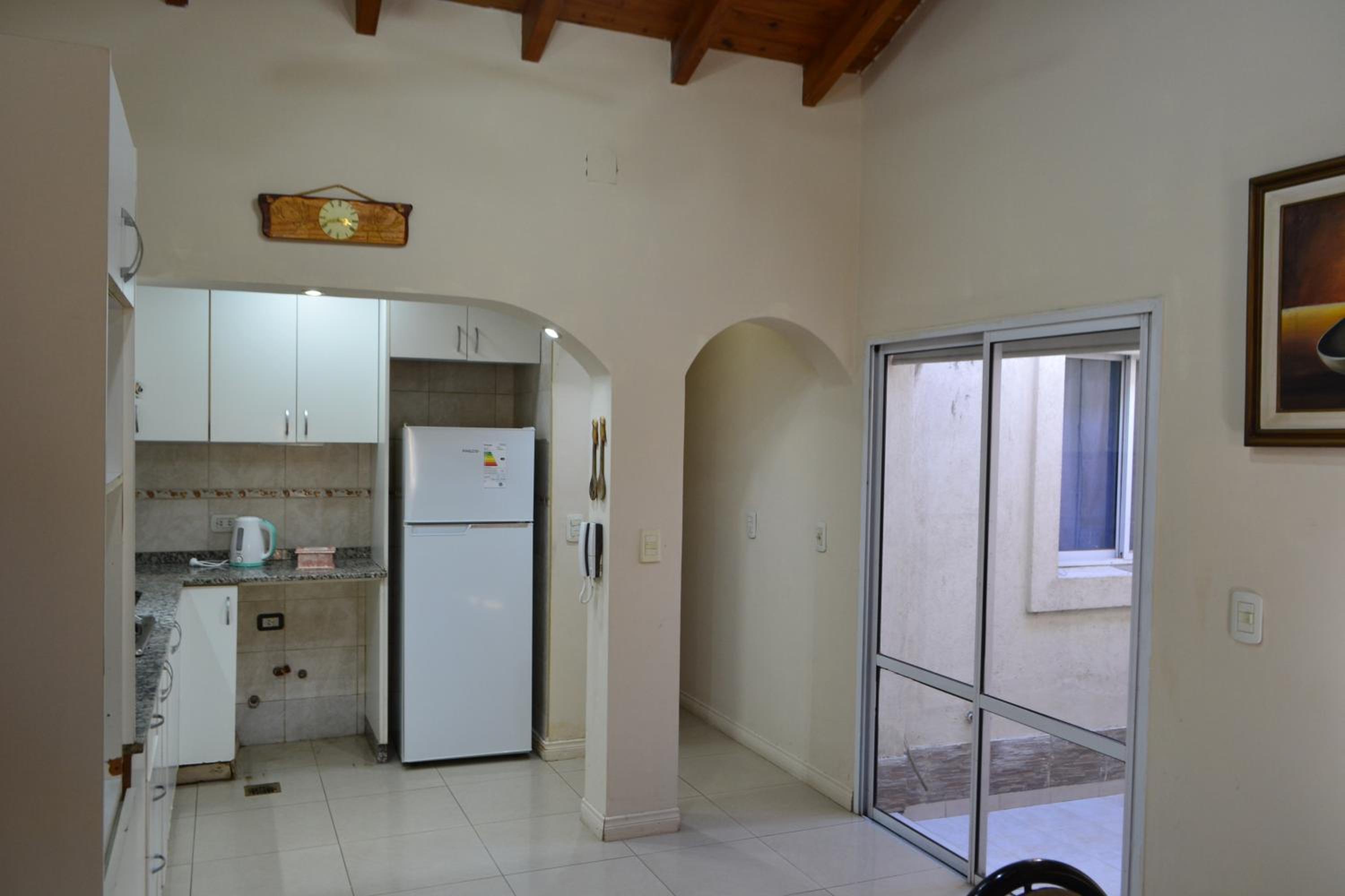 CASA AMPLIA CON COCHERA INCLUIDA CON CAPACIDAD HASTA 7 pasajeros