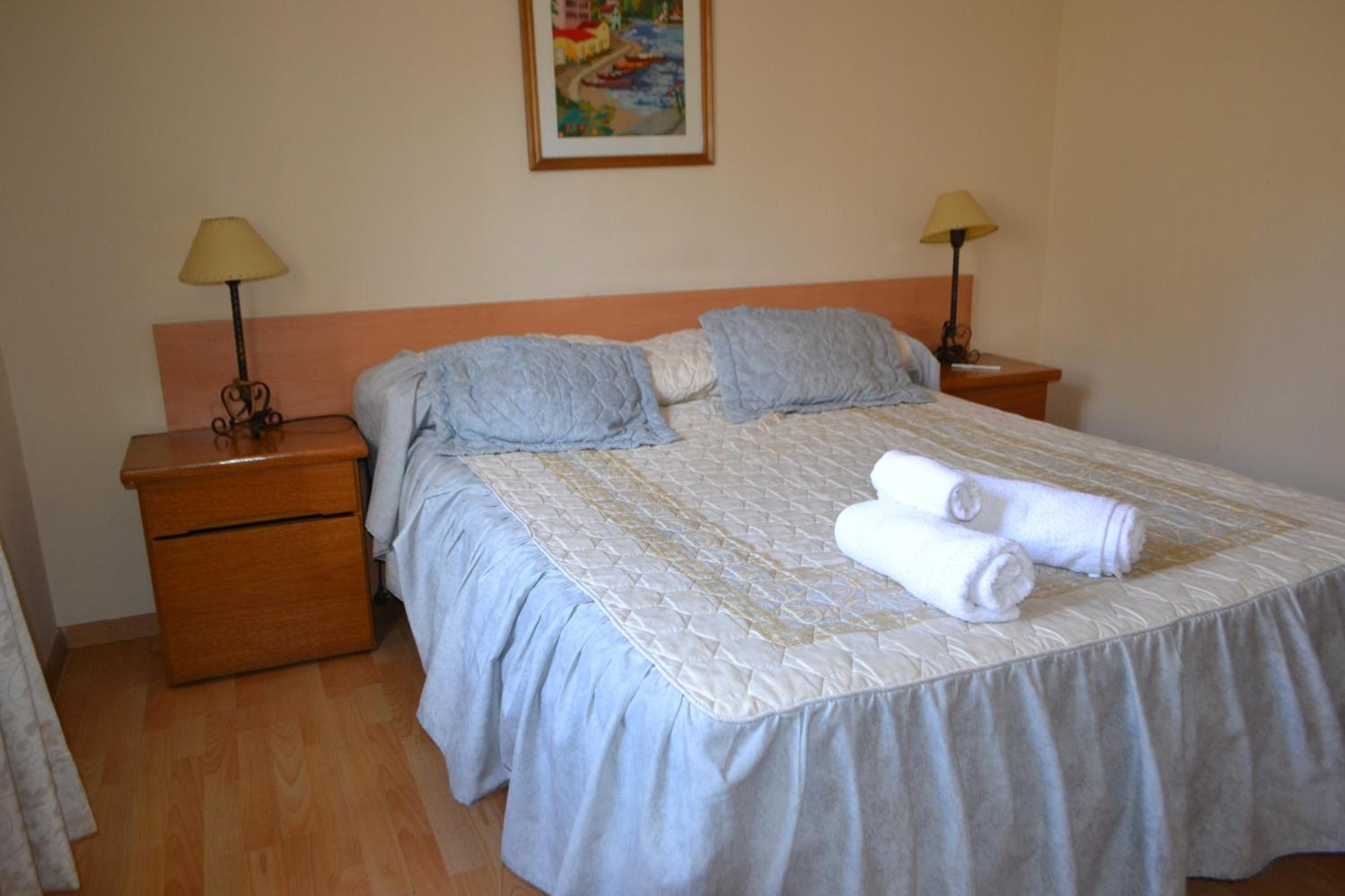 CASA AMPLIA CON COCHERA INCLUIDA CON CAPACIDAD HASTA 7 pasajeros