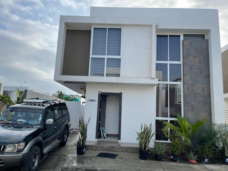 Hotel Hermosa Casa con piscina frente al mar y acceso privado a la playa - Image 1