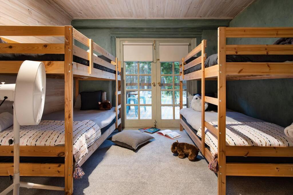 Forest Estate Daylesford 8 Bedrooms 18 pax Pool Sauna Weddings