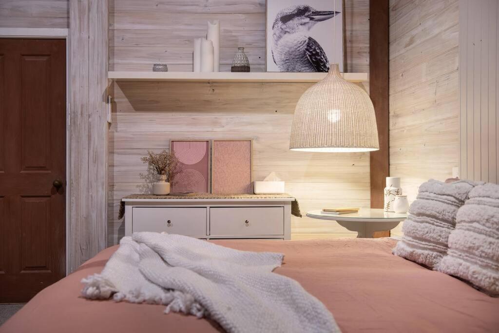 Forest Estate Daylesford 8 Bedrooms 18 pax Pool Sauna Weddings