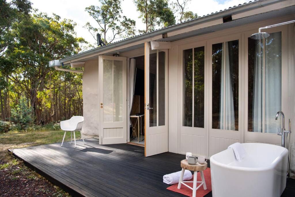 Forest Estate Daylesford 8 Bedrooms 18 pax Pool Sauna Weddings