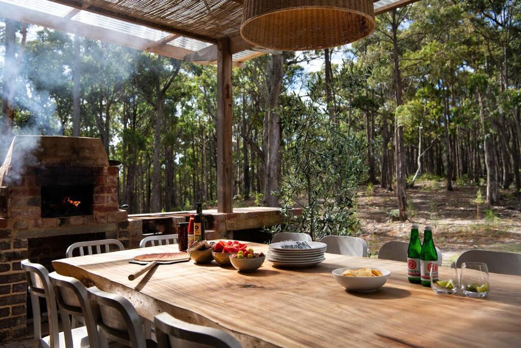 Forest Estate Daylesford 8 Bedrooms 18 pax Pool Sauna Weddings